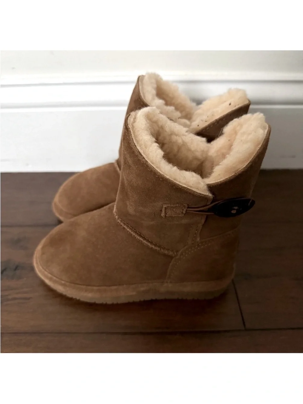 New BEARPAW Brown Suede Shearling-Lined Boots